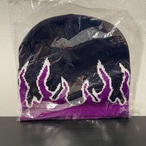 Black Flames Beanie NEW SEALED Hat Knit Men’s Unisex Purple Fire Y2K